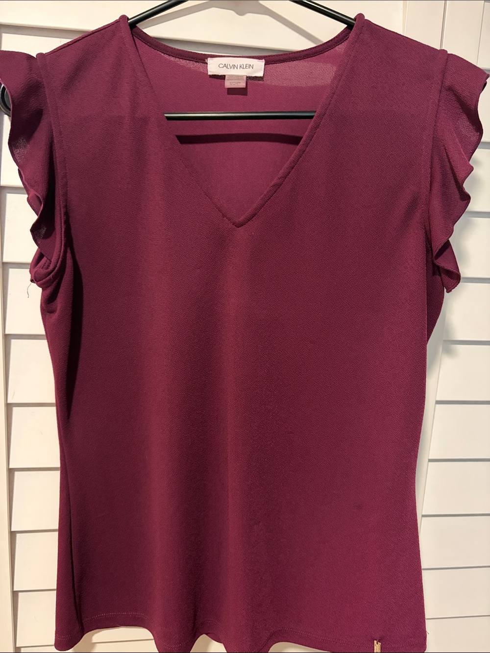 Calvin Klein Women's Plum V-Neck Ruffle Sleeve Top